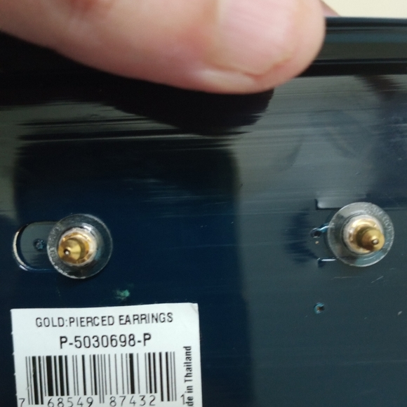 Brand new Swarovski neck set - Picture 7 of 7